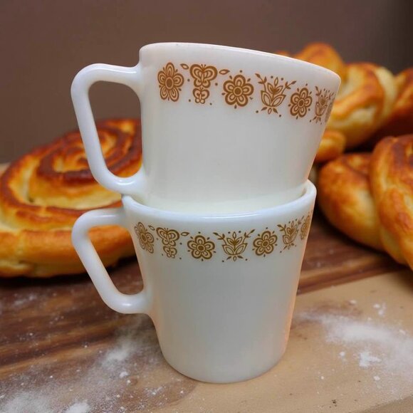 Vintage Pyrex Spring Blossom (Crazy Daisy) Milk Glass Mugs, Set of 2, Gold Flora - Picture 4 of 5